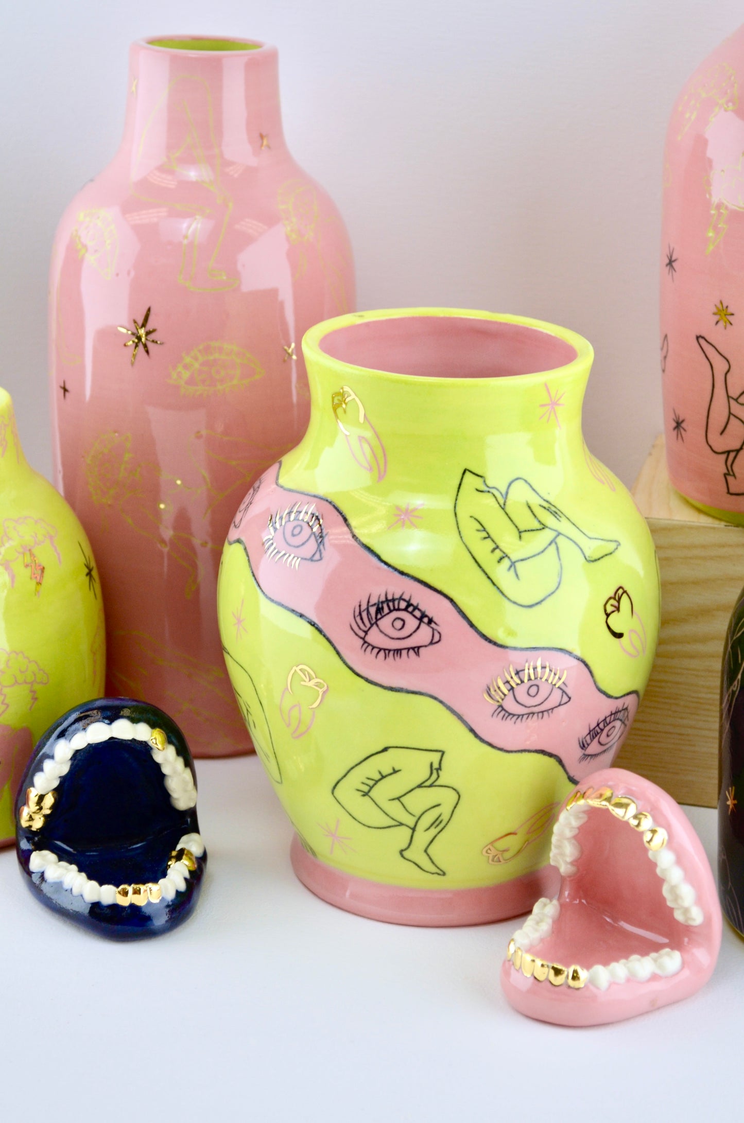 Ribbon and Eyes Vase